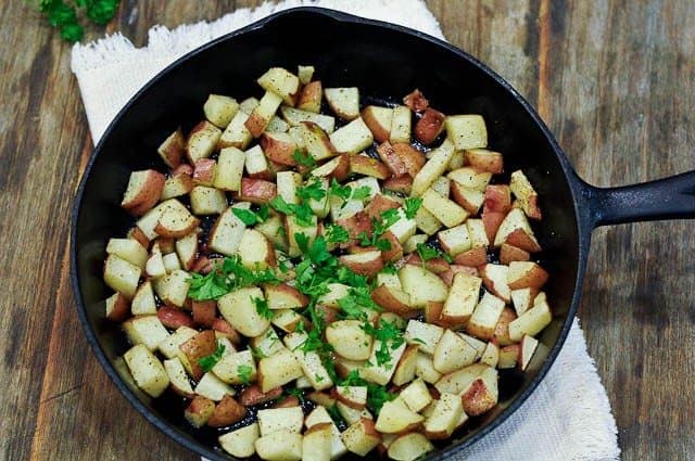 Delicious Skillet Herb Potatoes: Versatile Meal Companion